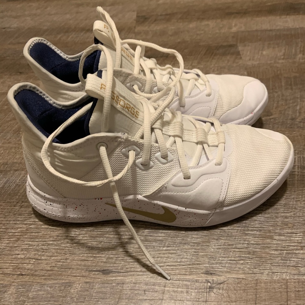 Paul George basketball shoe